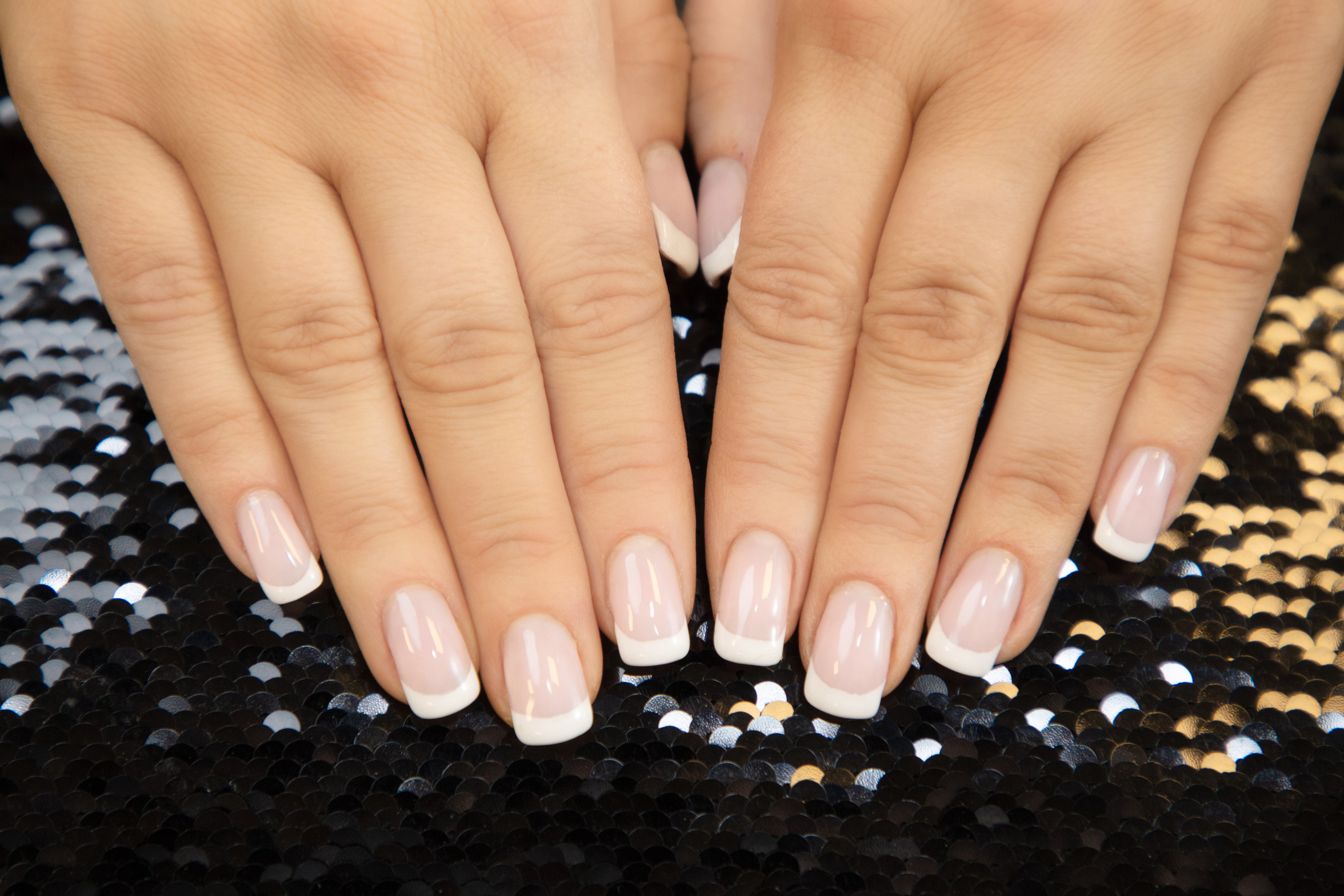 Back on the menu: Professionally Sculpted Gel Nail Extensions!